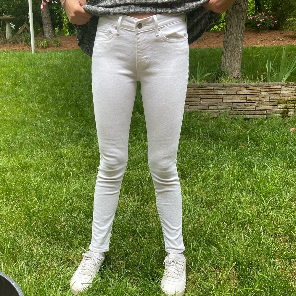 White Levi Skinny Jeans